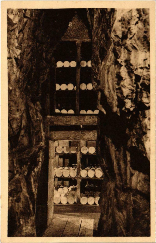 Carte postale ancienne Roquefort - Caves de la Rue