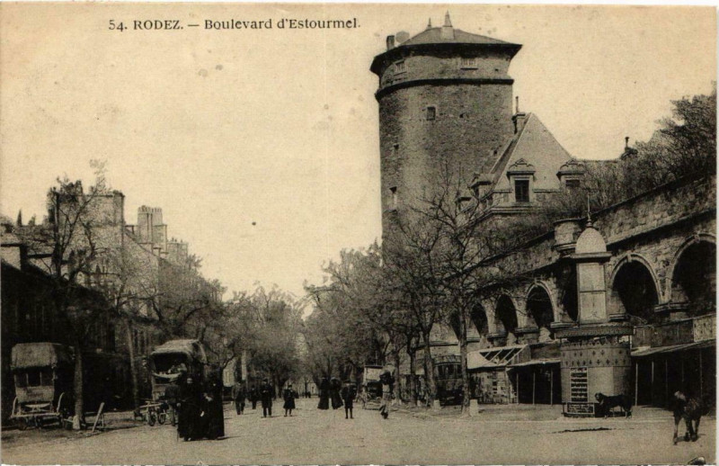 Carte postale ancienne Rodez - Boulevard d'Estourmel à Rodez