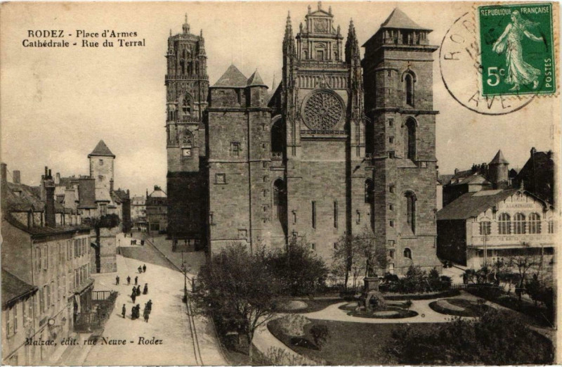 Carte postale ancienne Rodez - Place d'Armes Cathédrale à Rodez