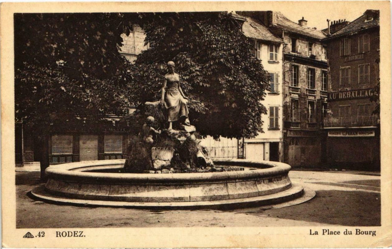 Carte postale ancienne Rodez - La Place du Bourg à Rodez