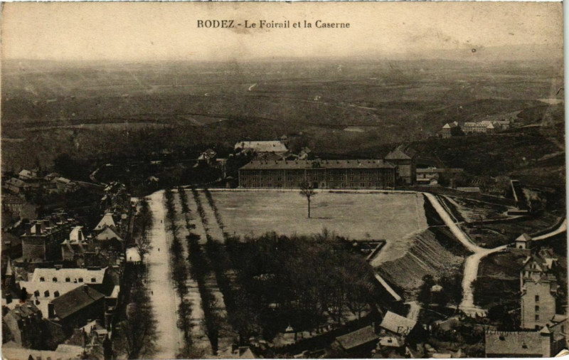 Carte postale ancienne Rodez - Le Foirnil et la Caserne à Rodez