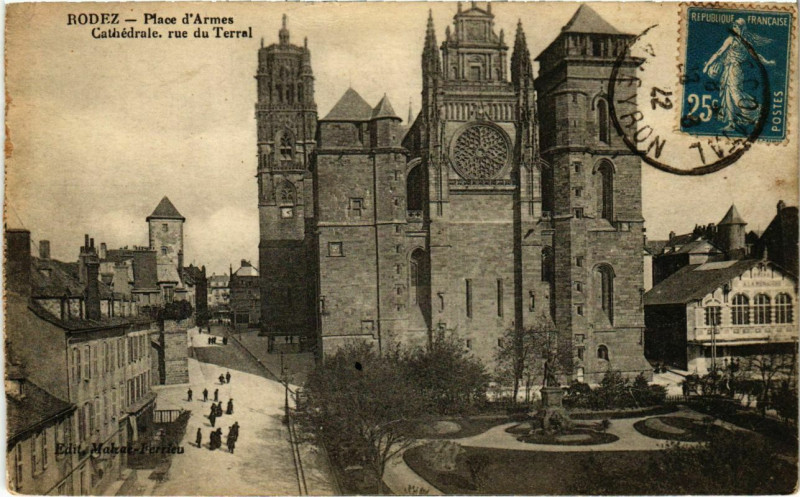 Carte postale ancienne Rodez - Place d'Armes à Rodez