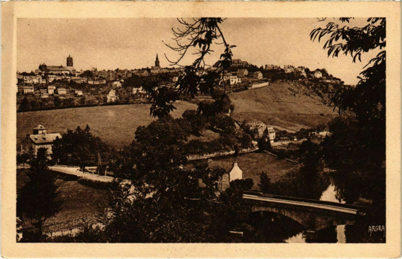 Carte postale ancienne Rodez - Vue d'ensemble à Rodez