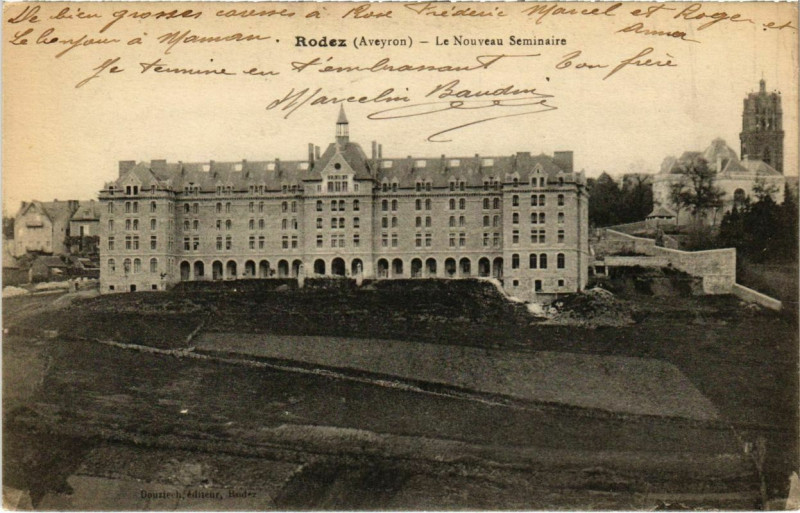 Carte postale ancienne Rodez - Le Nouveau Seminaire à Rodez