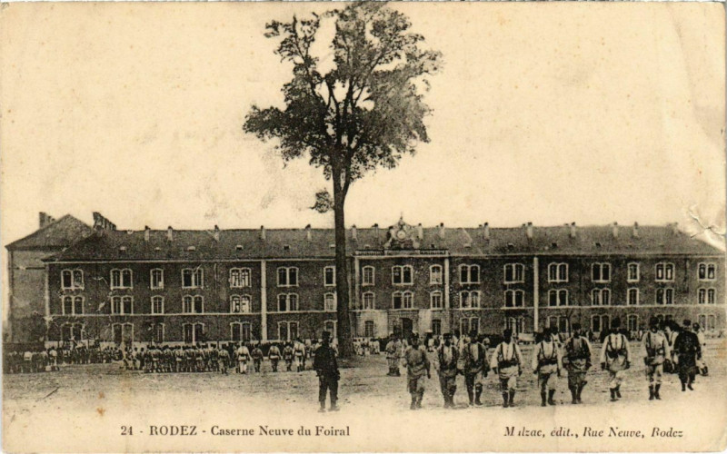 Carte postale ancienne Rodez - Caserne Neuve du Foiral à Rodez