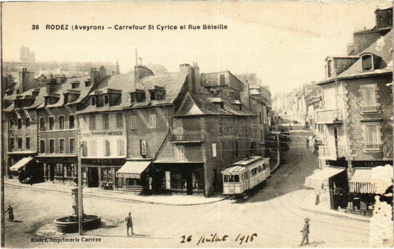 Carte postale ancienne Rodez - CarrefourSaint-Cyrice et Rue Beteille à Rodez
