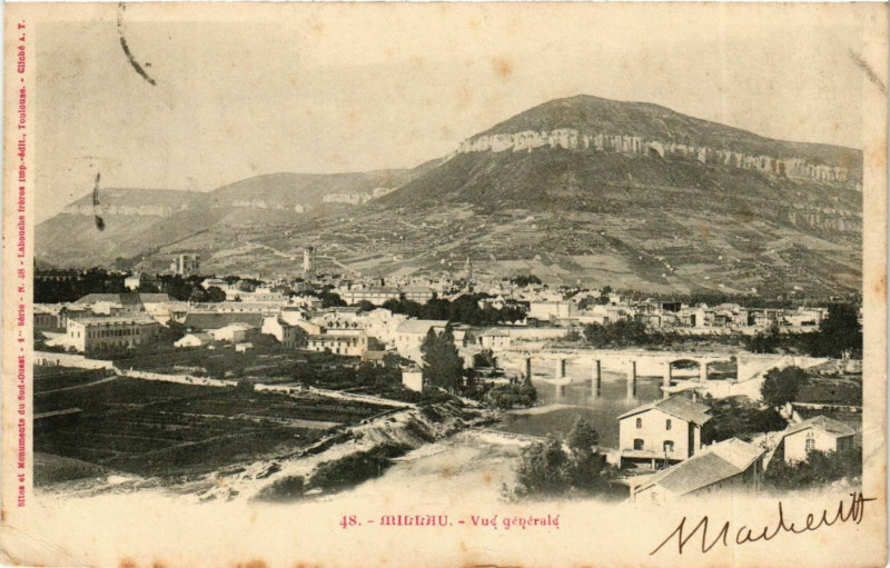 Carte postale ancienne Aveyron Millau Vue générale à Millau