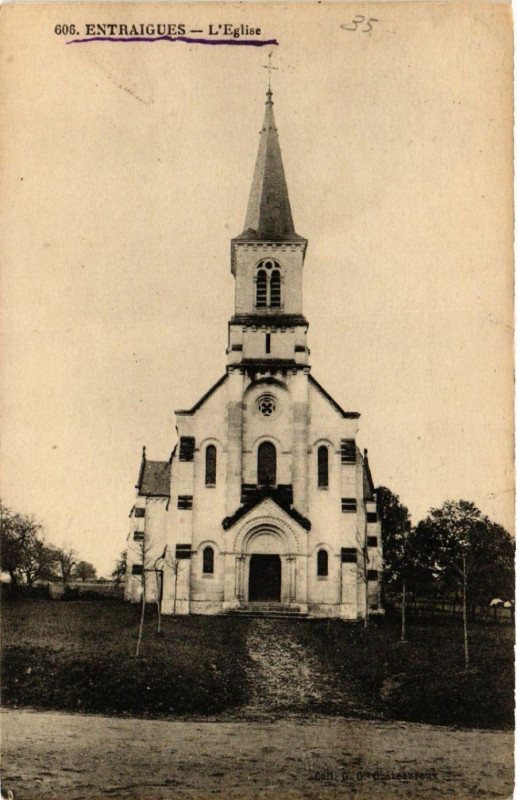 Carte postale ancienne Entraygues - L'Eglise