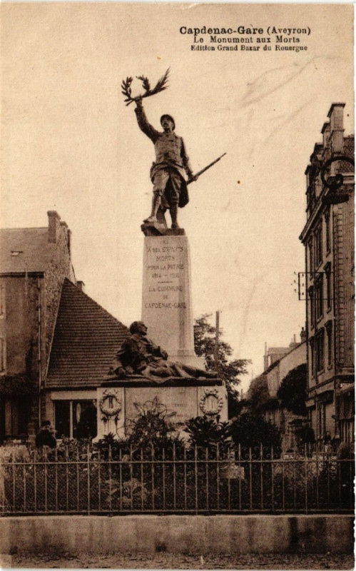 Carte postale ancienne Capdenac Gare - Le Monument aux Morts à Capdenac-Gare