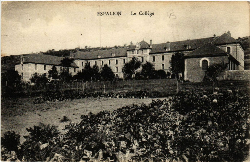 Carte postale ancienne Espalion - Le College à Espalion