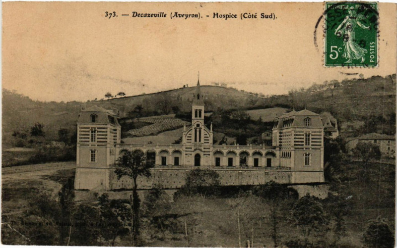 Carte postale ancienne Decazeville - Hospice à Decazeville