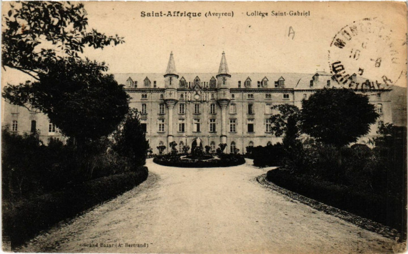 Carte postale ancienne Saint-Affrique - College Saint-Gabriel à Saint-Affrique