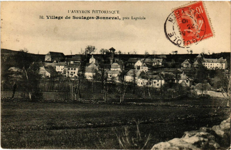 Carte postale ancienne Village de Soulages-Bonneval pres Laguiole à Soulages-Bonneval