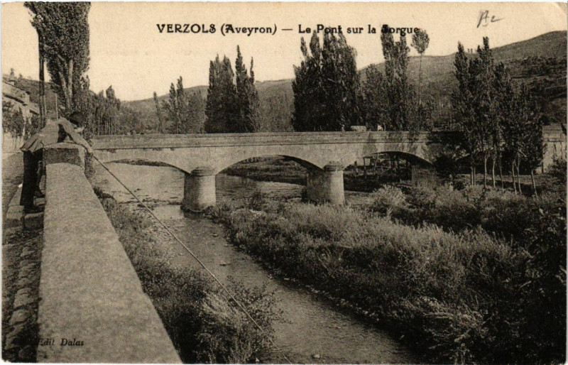 Carte postale ancienne Verzols - Le Pont sur la Sorgue