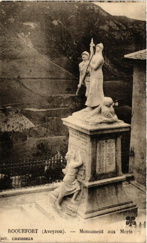 Carte postale ancienne Roquefort - Monument aux Morts