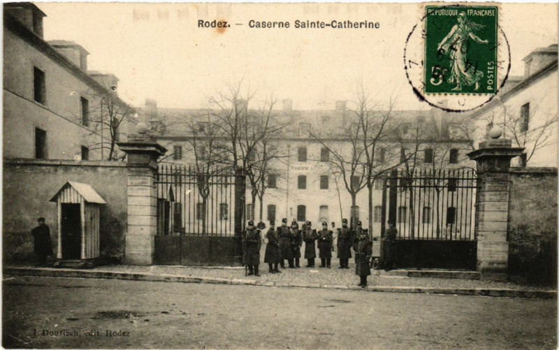 Carte postale ancienne Rodez - Caserne Sainte-Catherine à Rodez