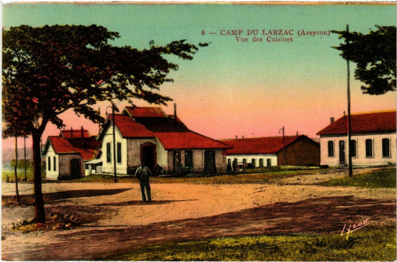 Carte postale ancienne Camp du Larzac - Vue des Cuisines