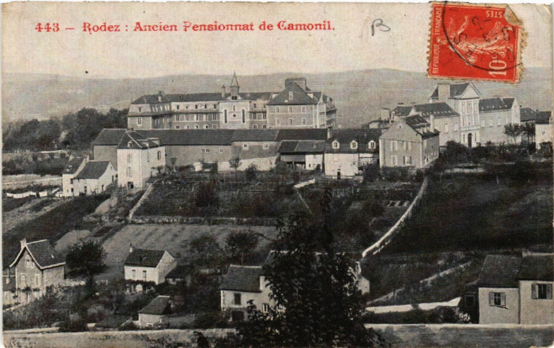 Carte postale ancienne Rodez - Ancien Pensionnat de Camonil à Rodez