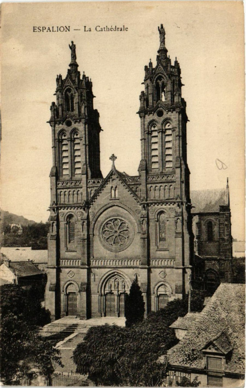 Carte postale ancienne Espalion - La Cathédrale à Espalion
