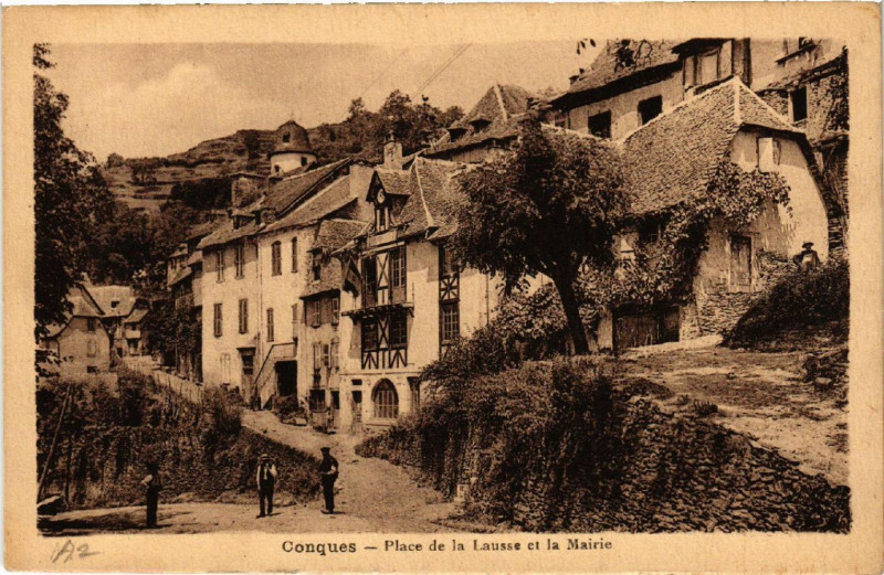 Carte postale ancienne Conques - Place de la Lausse