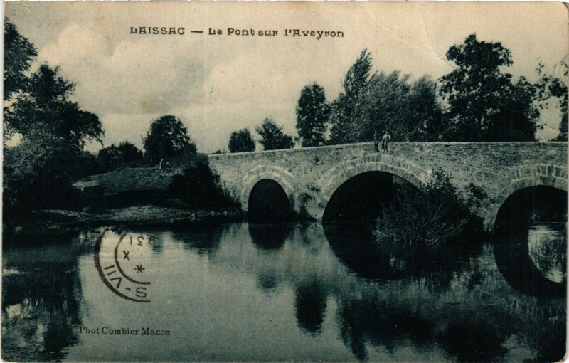 Carte postale ancienne Laissac - Le Pont sur l'Aveyron
