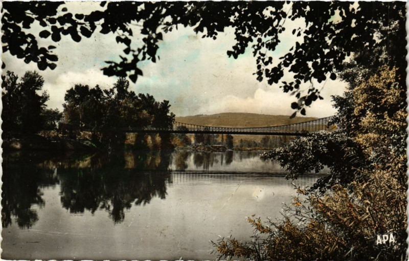 Carte postale ancienne Capdenac - Le Pont Suspendu