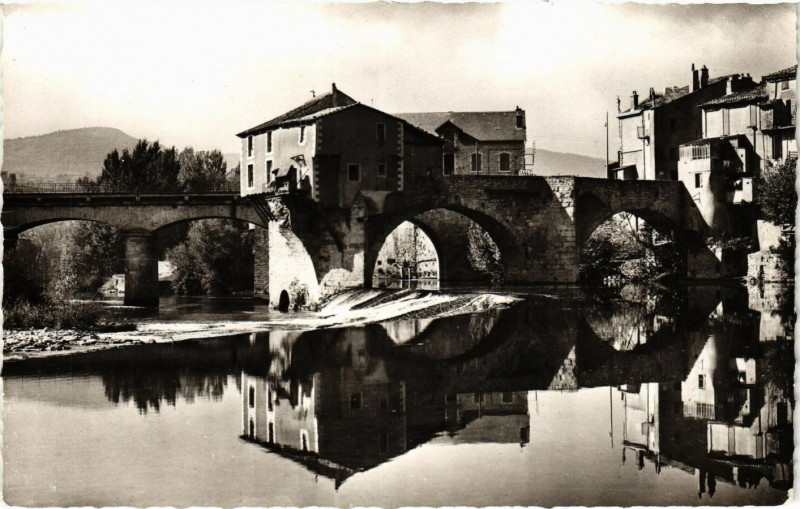 Carte postale ancienne Millau - Le Vieux Moulin à Millau