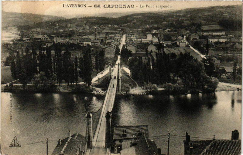Carte postale ancienne Capdenac - Le Pont suspendu
