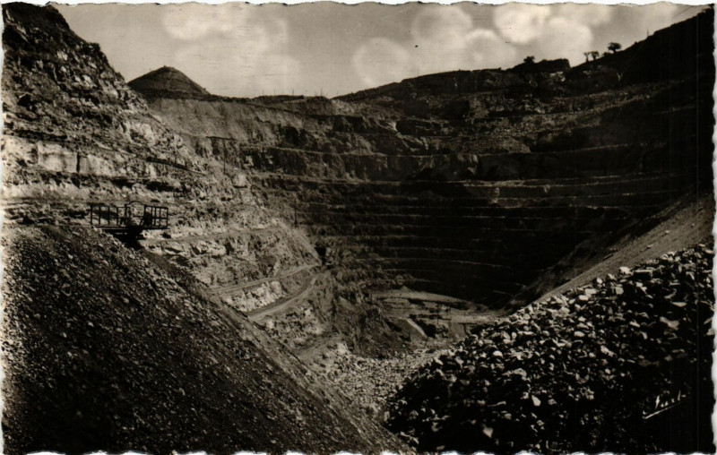 Carte postale ancienne Decazeville - La decouverie de la salle à Decazeville