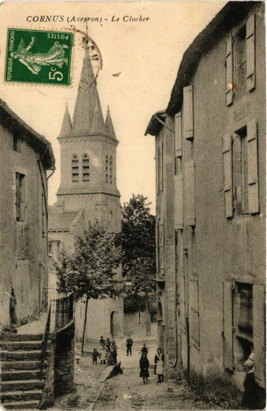 Carte postale ancienne Cornus - Le Clocher à Cornus