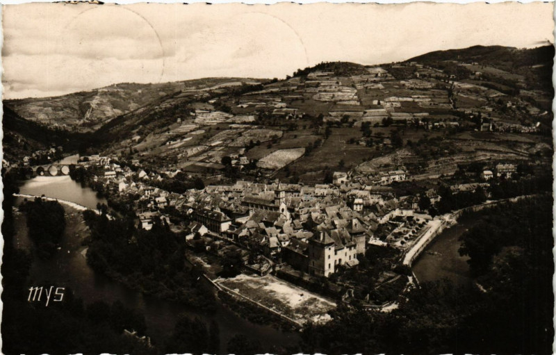 Carte postale ancienne Entraygues - Vue Générale
