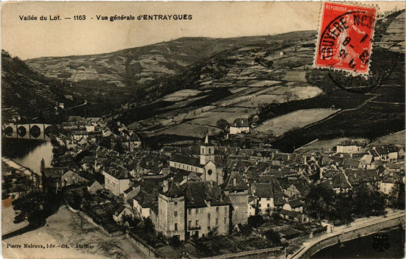Carte postale ancienne Vallée du Lot - Vue générale d'Entraygues
