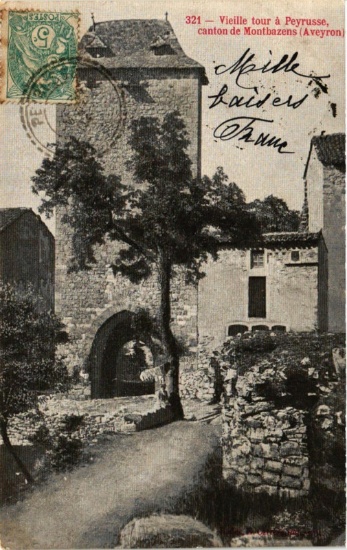 Carte postale ancienne Vieille tour a Peyrusse canton de Montbazens à Montbazens