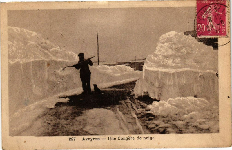 Carte postale ancienne Aveyron-Une Congere de neige