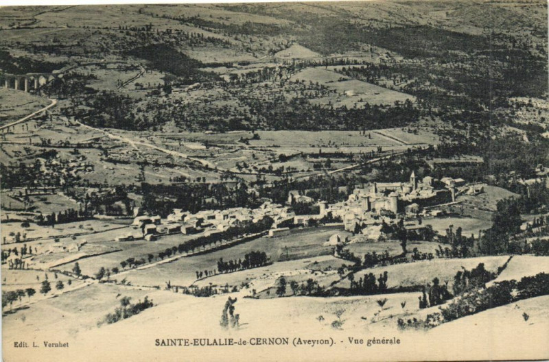 Carte postale ancienne Sainte-Eulalie-de-Cernon - Vue générale à Sainte-Eulalie-de-Cernon