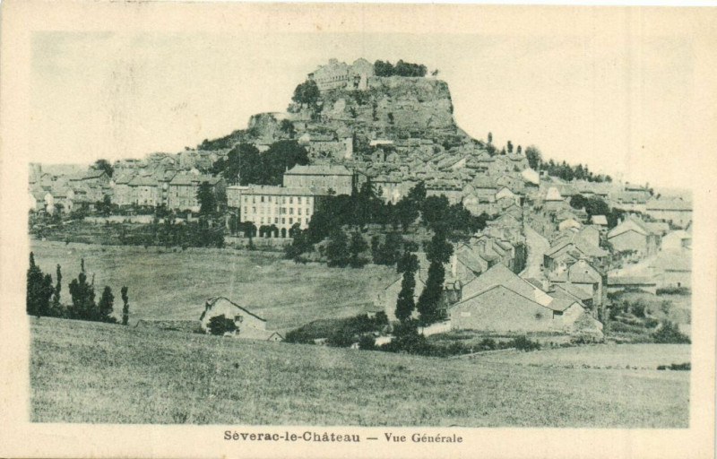 Carte postale ancienne Severac-le-Chateau - Vue générale