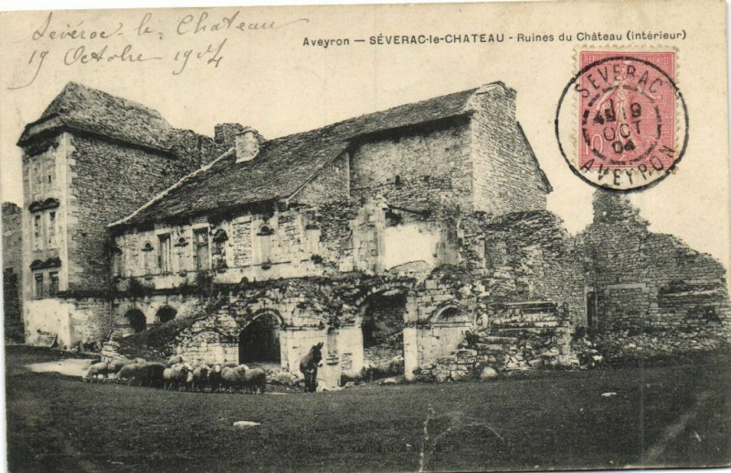 Carte postale ancienne Severac-le-Chateau - Ruines du Chateau