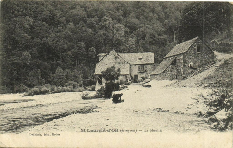 Carte postale ancienne Saint-Laurent d'Olt - Le Moulin à Saint-Laurent-d'Olt