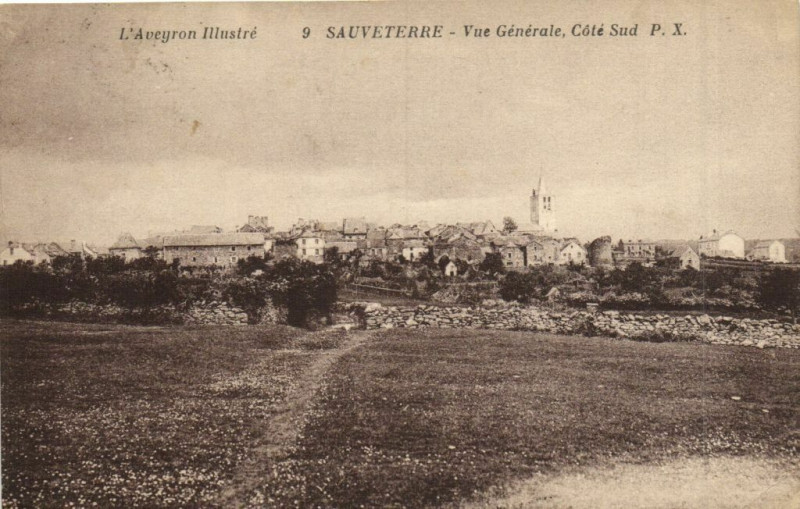 Carte postale ancienne Sauveterre - Vue générale Voté Sud