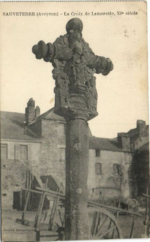 Carte postale ancienne Sauveterre - La Croix de Lamerette