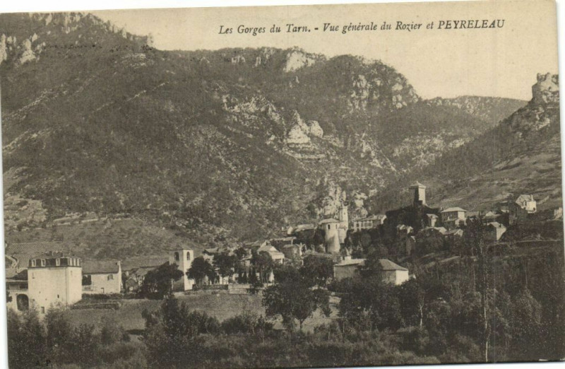 Carte postale ancienne Les Gorges du Tarn - Vue générale du Rozier et Peyreleau à Peyreleau