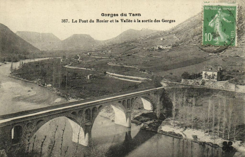 Carte postale ancienne Gorges du Tarn - Le Pont du Rozier et la Vallée