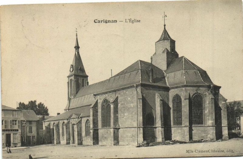 Carte postale ancienne Carignan - L'Eglise