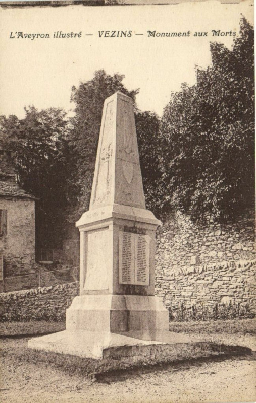 Carte postale ancienne Vezins - Monument aux Morts