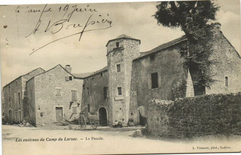Carte postale ancienne Les environs du Camp du Larzac - La Pezade