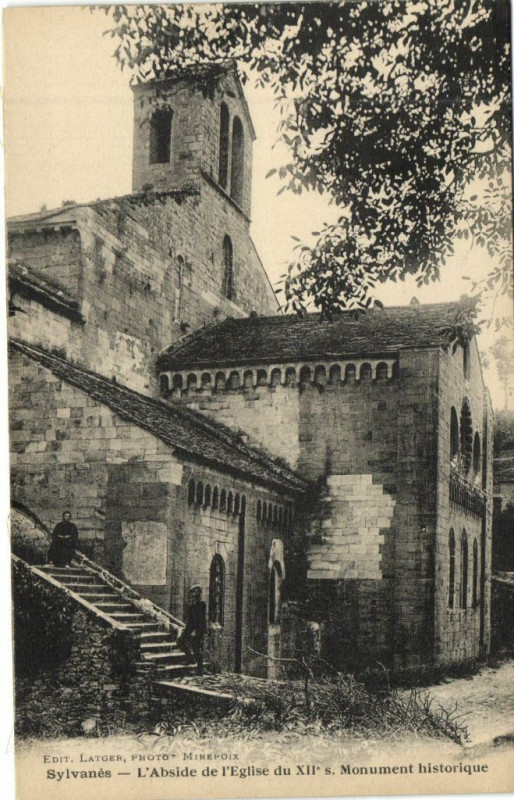 Carte postale ancienne Sylvanés - L'Abside de l'Eglise du XIIs à Sylvanès