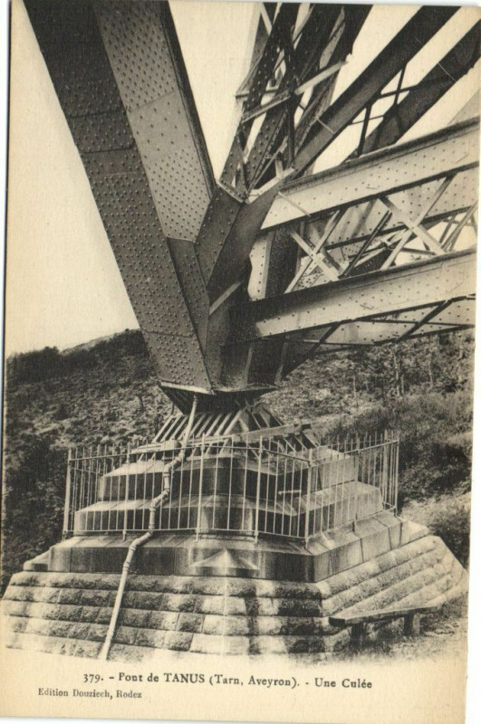 Carte postale ancienne Pont de Tanus - Une Culée