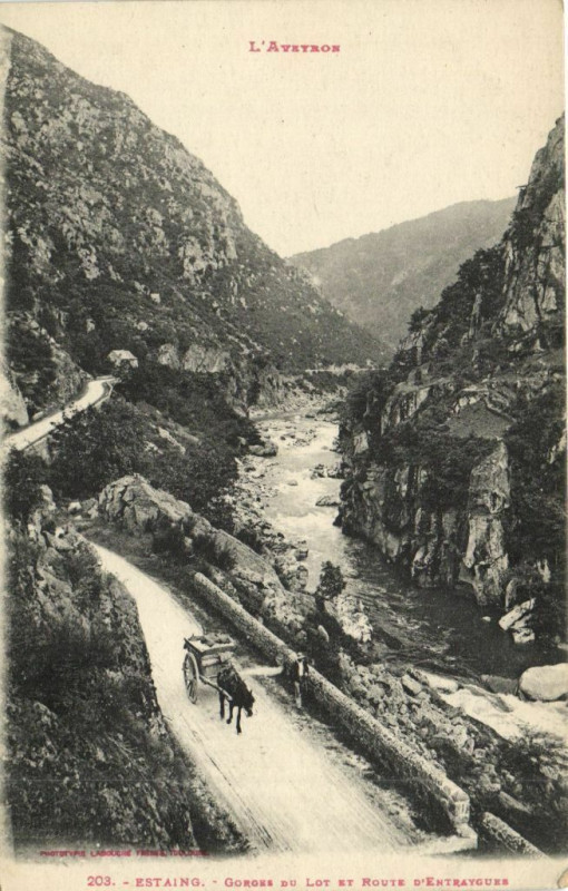 Carte postale ancienne Estaing - Gorges du Lot et Route d'Entraygues à Estaing