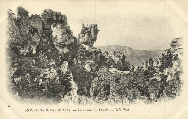 Carte postale ancienne Montpellier-le-Vieux - La Chaise du Diable
