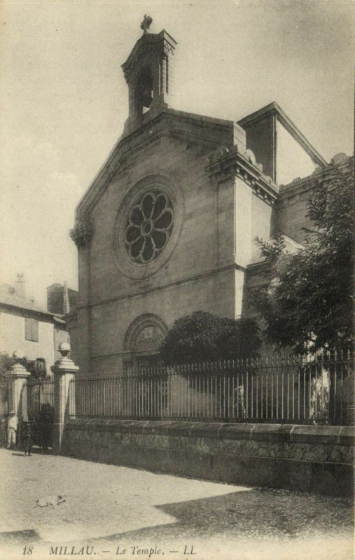 Carte postale ancienne Millau - Le Temple à Millau